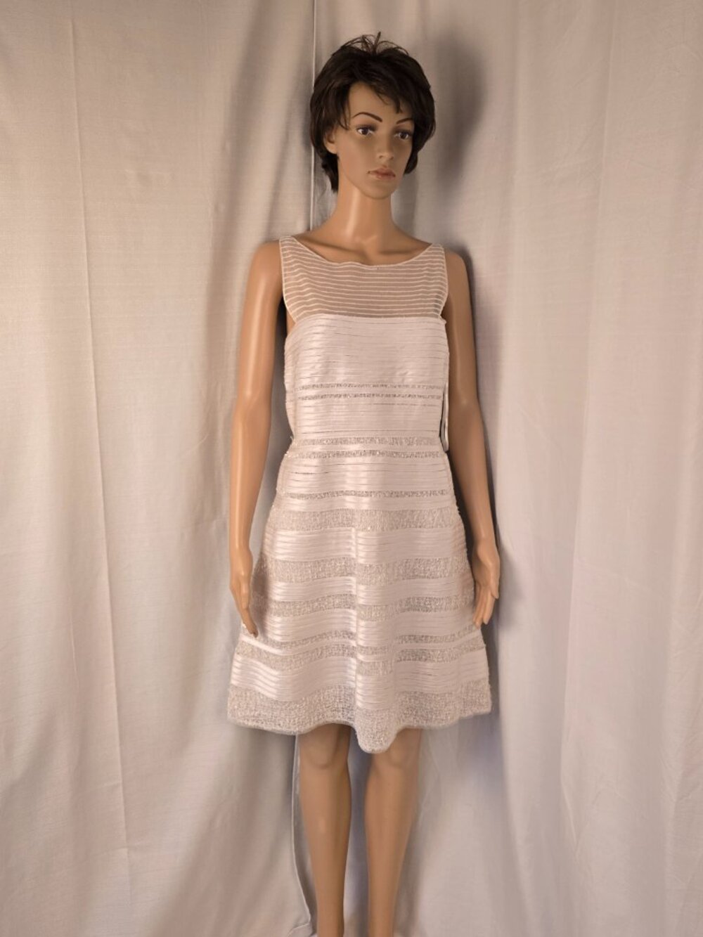 BCBGMaxazria Sleeveless White Dress with Lace and Sequins Size 10